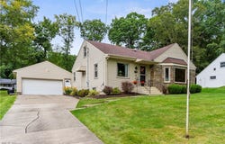 102 Hilltop Boulevard, Canfield, OH 44406