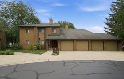650 WAVERLY Drive, Elgin, IL 60120