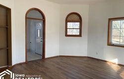 821 8th Avenue, Grinnell, IA 50112
