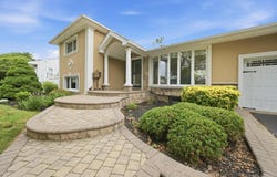 5 Delaware Avenue, Commack, NY 11725