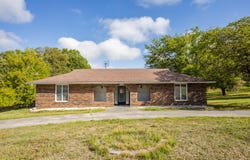 102 E Mockingbird Lane, Crane, MO 65633