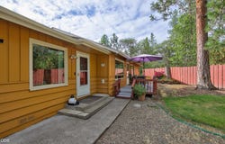 5164 Glen Echo Way, Central Point, OR 97502