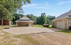 2111 Old Brookhaven Road, Summit, MS 39666