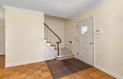214 Washington Circle, Lake Forest, IL 60045