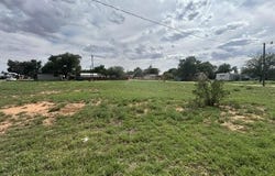 202-208 E Stanolind Street, Sundown, TX 79372