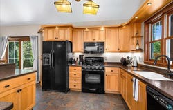 1332 Harbor Hills Dr, Two Harbors, MN 55616