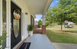 126 Pine Ln, Hattiesburg, MS 39402