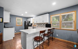 923 N Spring St, Luverne, MN 56156