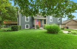 906 Fairview Circle, Pleasant Hill, MO 64080