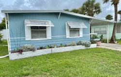 4 Rio Del Indio Dr, Edgewater, FL 32132