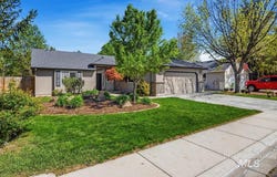 802 N Echohawk Way, Eagle, ID 83616