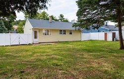 627 Warfield Rd, North Plainfield Boro, NJ 07063-1635