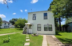 409 N Avenue D, Waelder, TX 78959