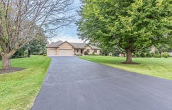 2506 Mustang Trail, Woodstock, IL 60098