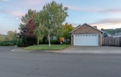 2558 GOLFVIEW Ave, Sutherlin, OR 97479