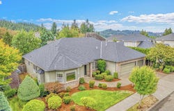 11415 SE HIGHLAND Loop, Clackamas, OR 97015