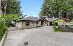 384 SUNSET Blvd, CannonBeach, OR 97110