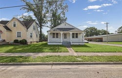 115 W Mascourtah, Okawville, IL 62271