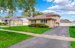 5448 139th Street, Crestwood, IL 60418