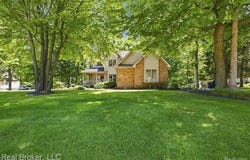 8184 Baypointe Drive, Brighton Twp, MI 48114