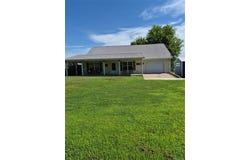 911 W Creek, Checotah, OK 74426