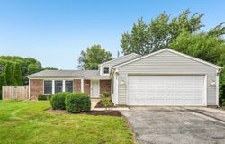 89 Foxcroft Road, Naperville, IL 60565