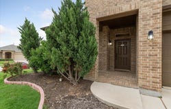 1713 Falling Star Drive, Fort Worth, TX 76052