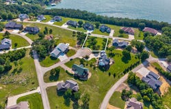 28 Toby Circle, Lampe, MO 65681