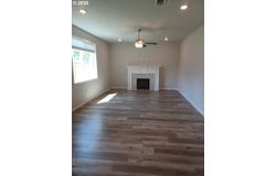 745 E WILSON St, Carlton, OR 97111