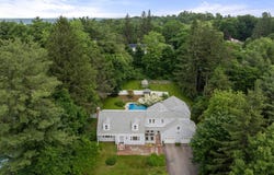 6 Newton Place, Sturbridge, MA 01566