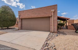 1594 W Calle Hacienda, Green Valley, AZ 85622