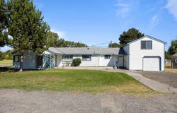 303 E 8th Ave, Kennewick, WA 99336