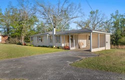 1007 Hatchie St, Booneville, MS 38829