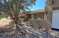 855 Agate Rd, Roswell, NM 88201