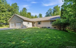 22 Stephen Lee Drive, Marquette, MI 49855