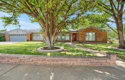 100 SW 7th St, Dimmitt, TX 79027