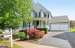 7 THICKET Lane, LANCASTER, PA 17602