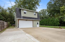 8413 Fox River Rd, Waterford, WI 53185