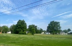 1 & 3 Holly Lane, Flora, IL 62839