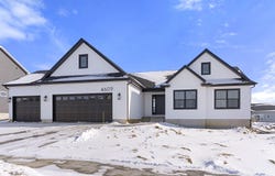 1427 Sandstone Lane, Cedar Falls, IA 50613