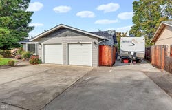 2867 Spring Hills Drive, Medford, OR 97504