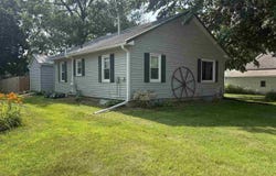 734 S 4th Ave, Washington, IA 52353-9317