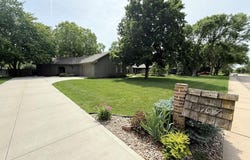 2307 Apache Road, Grand Island, NE 68801
