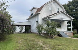 416 E 1st ST, Eskridge, KS 66423