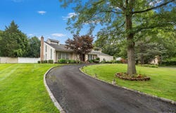 70 Juniper Lane, Muttontown, NY 11791