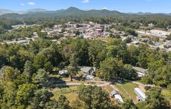 219 E Rogers Street, Franklin, NC 28734