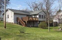 619 E 7th St, Cameron, MO 64429