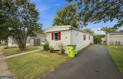 92 VILLAGE Parkway, DUMFRIES, VA 22026