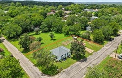 406 Live Oak St, Smithville, TX 78957