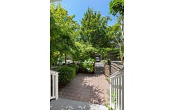 6726 35th Place S, Seattle, WA 98118